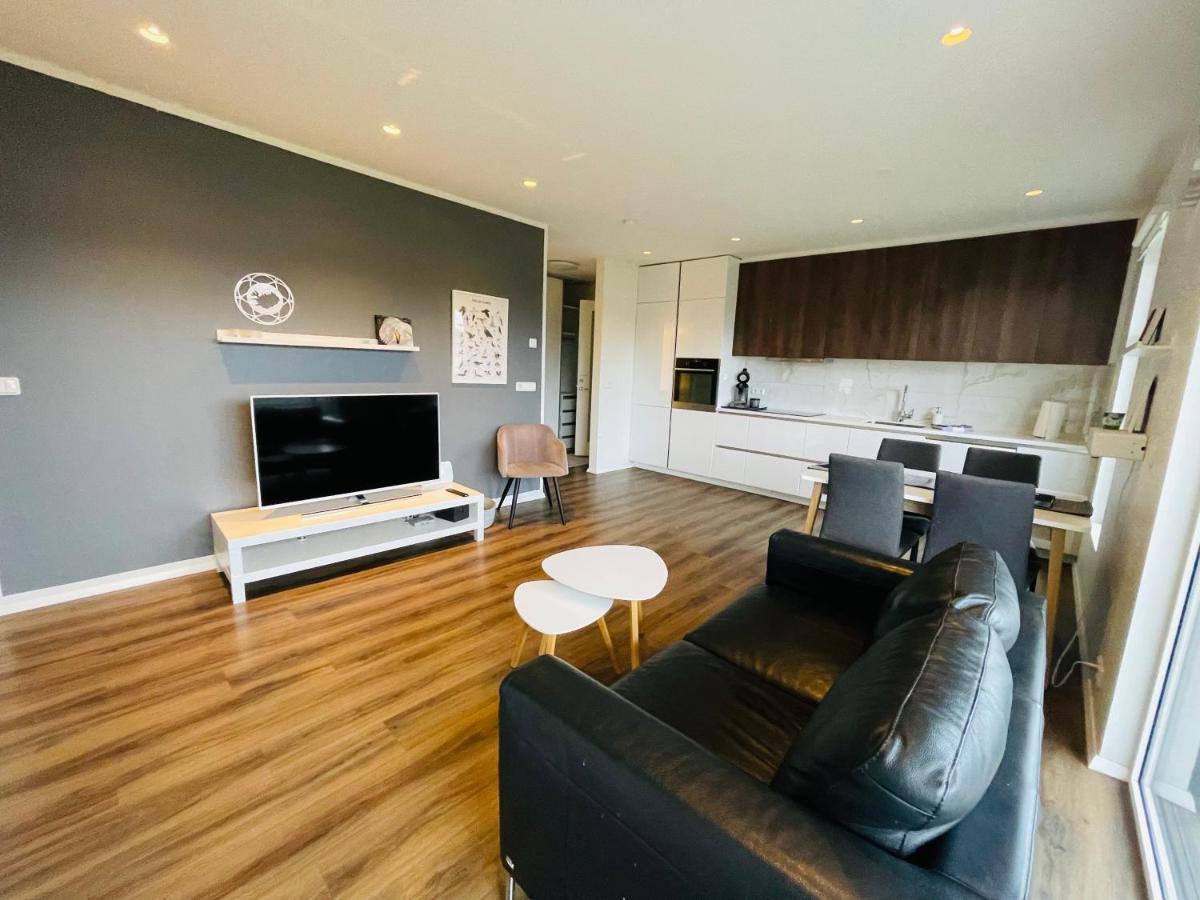 Dream View Apartment Akureyri Bagian luar foto