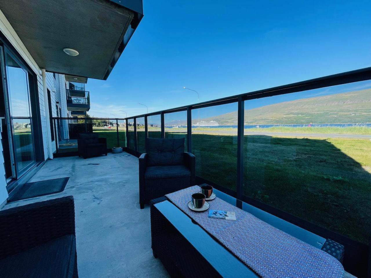 Dream View Apartment Akureyri Bagian luar foto